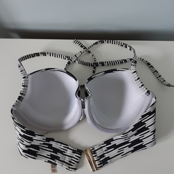 Victoria Secret bikini top - Picture 3 of 4